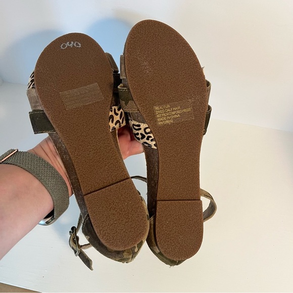 Betsey Johnson Women's Leopard Print Sandals - Picture 8 of 8